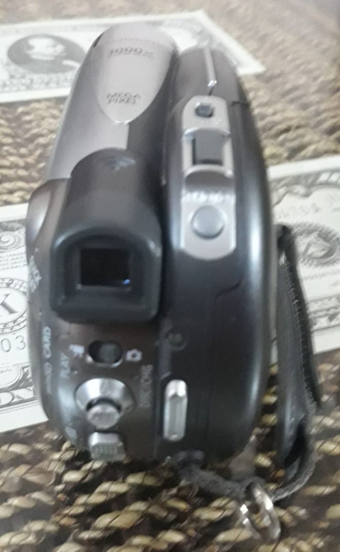 CANON DVD Camcorder DC230 Faulty, Photography, Cameras on Carousell