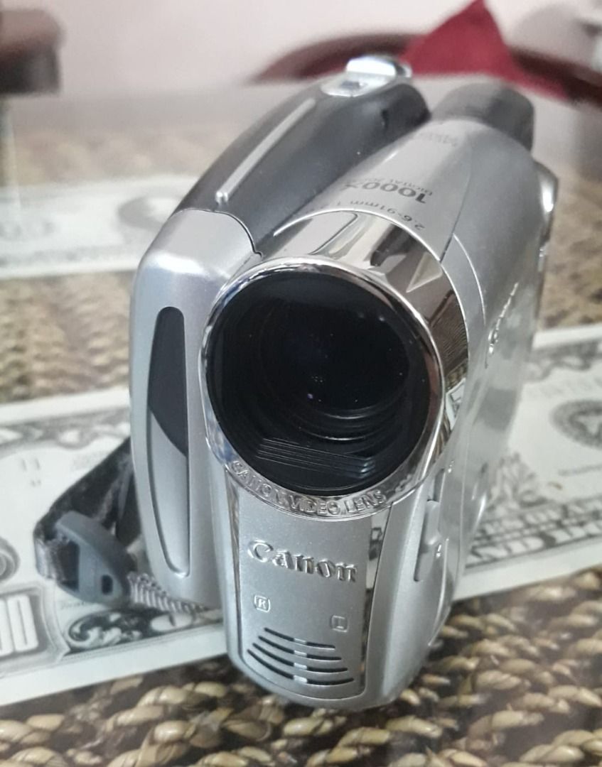 CANON DVD Camcorder DC230 Faulty, Photography, Cameras on Carousell