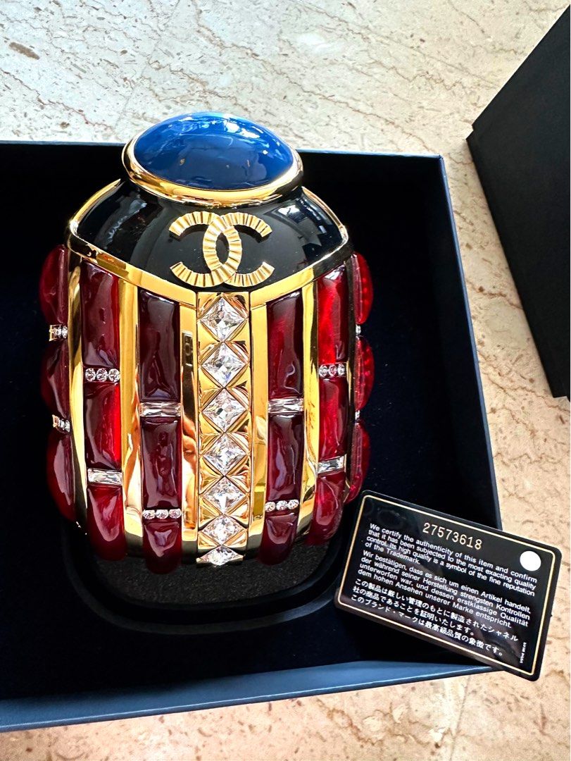 Chanel Scarab Minaudi re