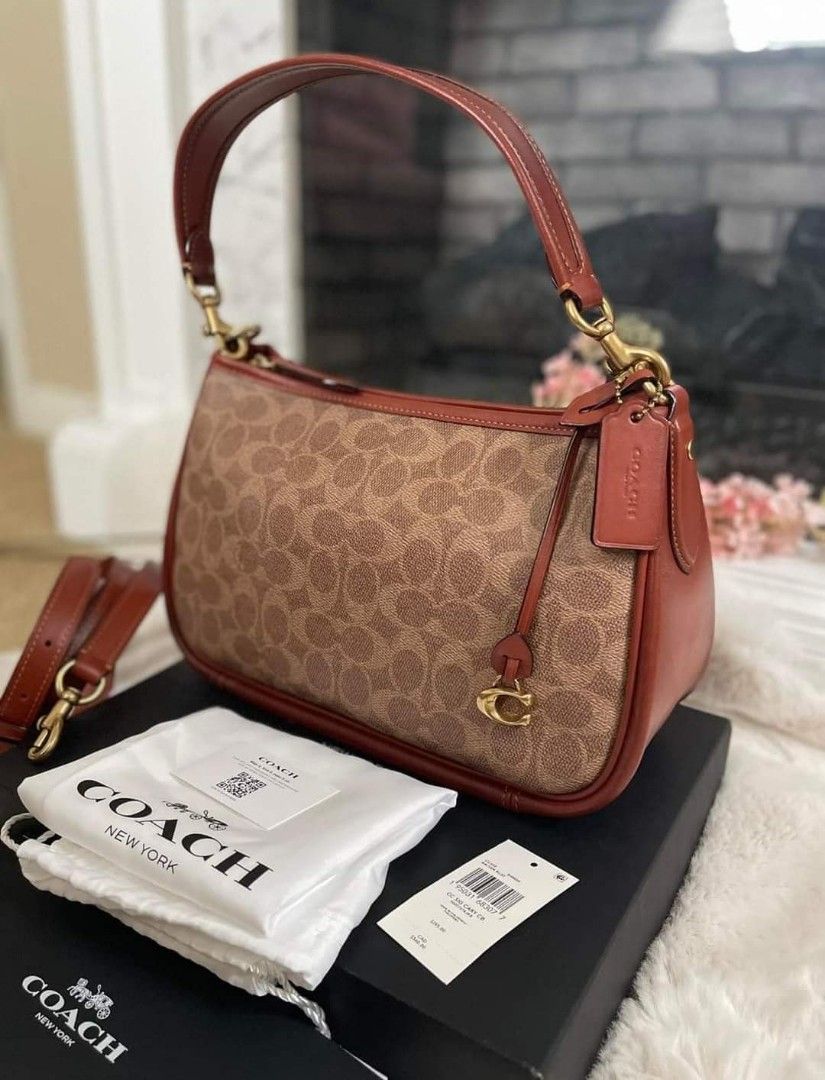 Coach Cary Crossbody Bag (Category: Cross-body Bags) located in Mabalacat. Submitted by maiyasluxurybagshoppe (Listing ID 1197675577, Image 2). Description: .