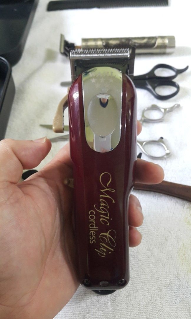 Complete set for cutting hair (Category: Hair) located in Caloocan City. Submitted by stephenz. (Listing ID 1197715021, Image 2). Description: Wahl cordless magic clip w/ complete guide stainless steel scissors shaver razor plus 3 extra clipper 2 for lining package ready to use for barber shop or salon rush rush rush.