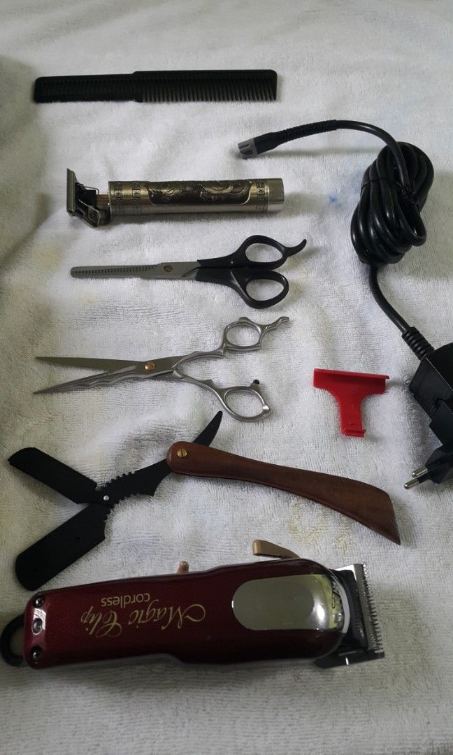 Complete set for cutting hair (Category: Hair) located in Caloocan City. Submitted by stephenz. (Listing ID 1197715021, Image 1). Description: Wahl cordless magic clip w/ complete guide stainless steel scissors shaver razor plus 3 extra clipper 2 for lining package ready to use for barber shop or salon rush rush rush.