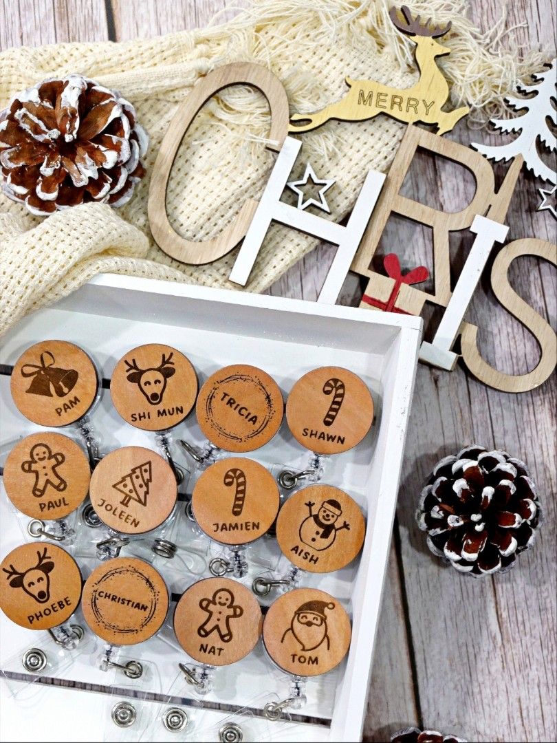 Customized Retractable Badge Reels, Name Engraving, Wood Engraving, Christmas Gifts