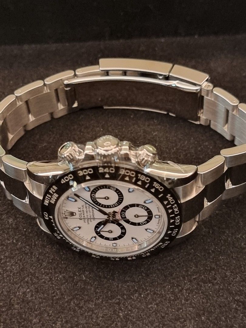 Daytona Panda (Category: Luxury Watches) located in Makati City. Submitted by jhaje (Listing ID 1197622181, Image 3). Description: Brand new 2021 with complete inclusions..