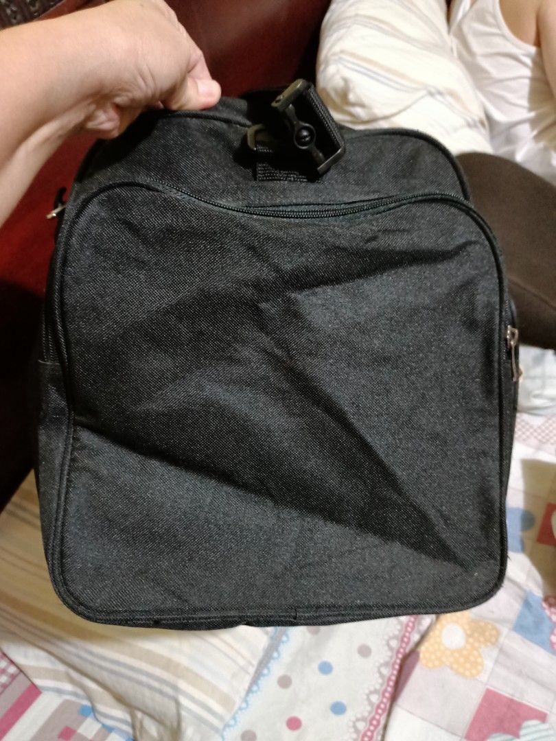 EXR Travel Bag with sling (Category: Cross-body Bags) located in Quezon City. Submitted by krt0912 (Listing ID 1197700850, Image 3). Description: Preloved EXR Travel Bag with sling from Korea ukay bale. size: 21" x 11".