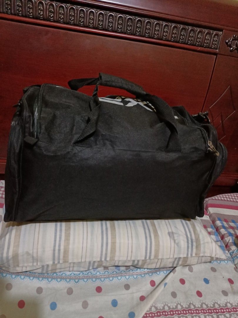 EXR Travel Bag with sling (Category: Cross-body Bags) located in Quezon City. Submitted by krt0912 (Listing ID 1197700850, Image 2). Description: Preloved EXR Travel Bag with sling from Korea ukay bale. size: 21" x 11".