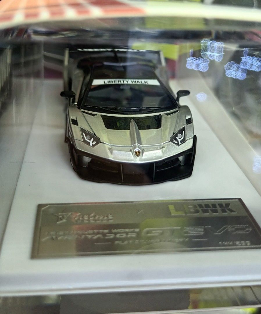 FUELME Fuel me 164 LBWK AVENTADOR GT EVO FLAT SILVER