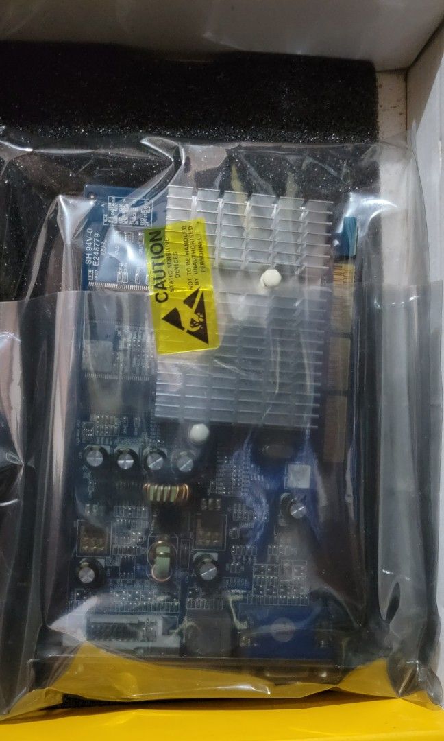 Galaxy GeForce FX 5500 256MB Zeus Graphics card (Category: Computer Parts) located in Caloocan City. Submitted by alstube779 (Listing ID 1197579398, Image 2). Description: Galaxy GeForce FX 5500 256MB Zeus Graphics card GPU: NV34.