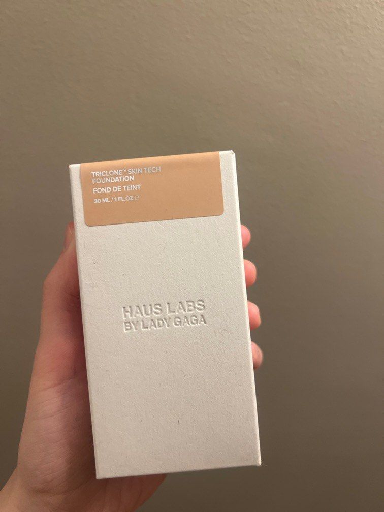 Haus labs triclone skin tech foundation Shade 110 Light Neutral, Beauty