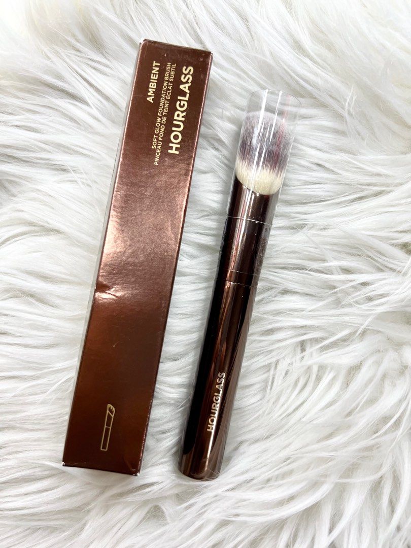 Hourglass Ambient Soft Glow Foundation Brush, Beauty & Personal Care