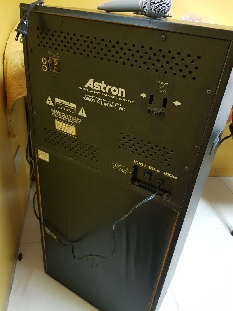 Karaoke (Category: Soundbars, Speakers & Amplifiers) located in Quezon City. Submitted by ginahalili (Listing ID 1193668651, Image 3). Description: Astron karaoke with microphone.