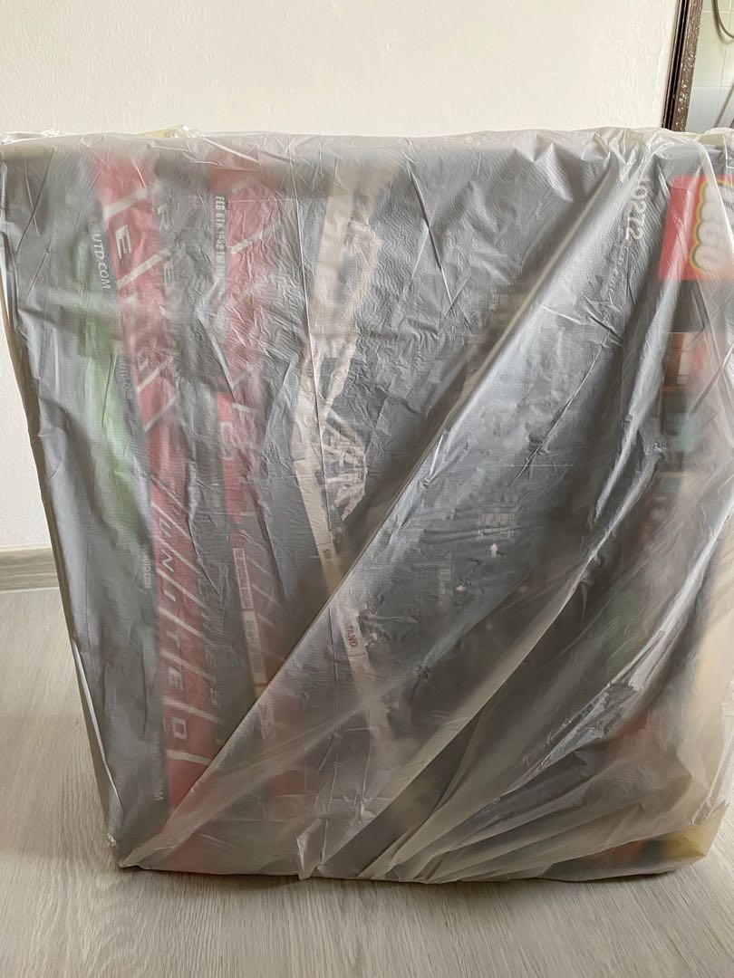 Lego Manchester United Old Trafford Stadium with Trinity, Hobbies