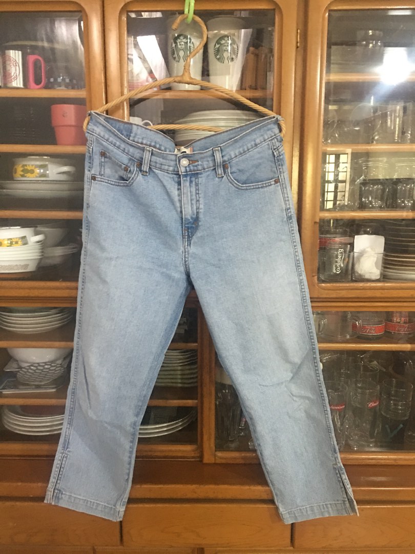 Levis capri jeans sales