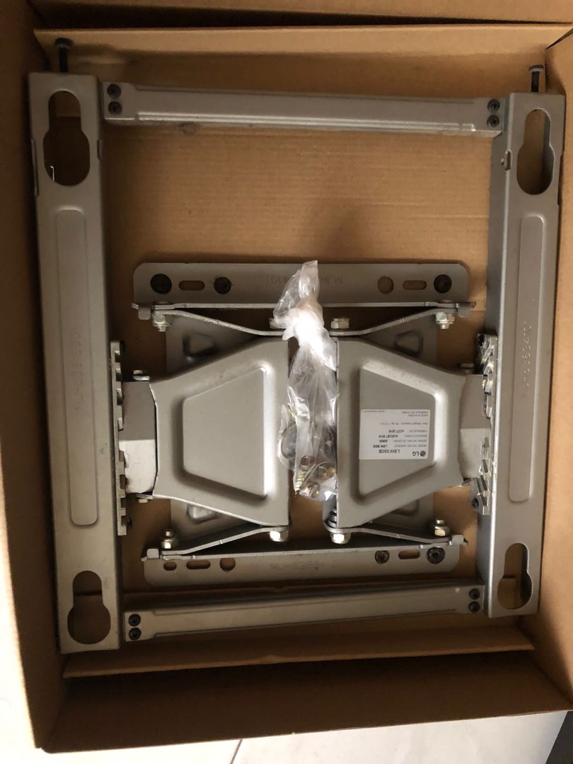 LG Tv swivel wall bracket 65 inch tv, TV & Home Appliances, TV