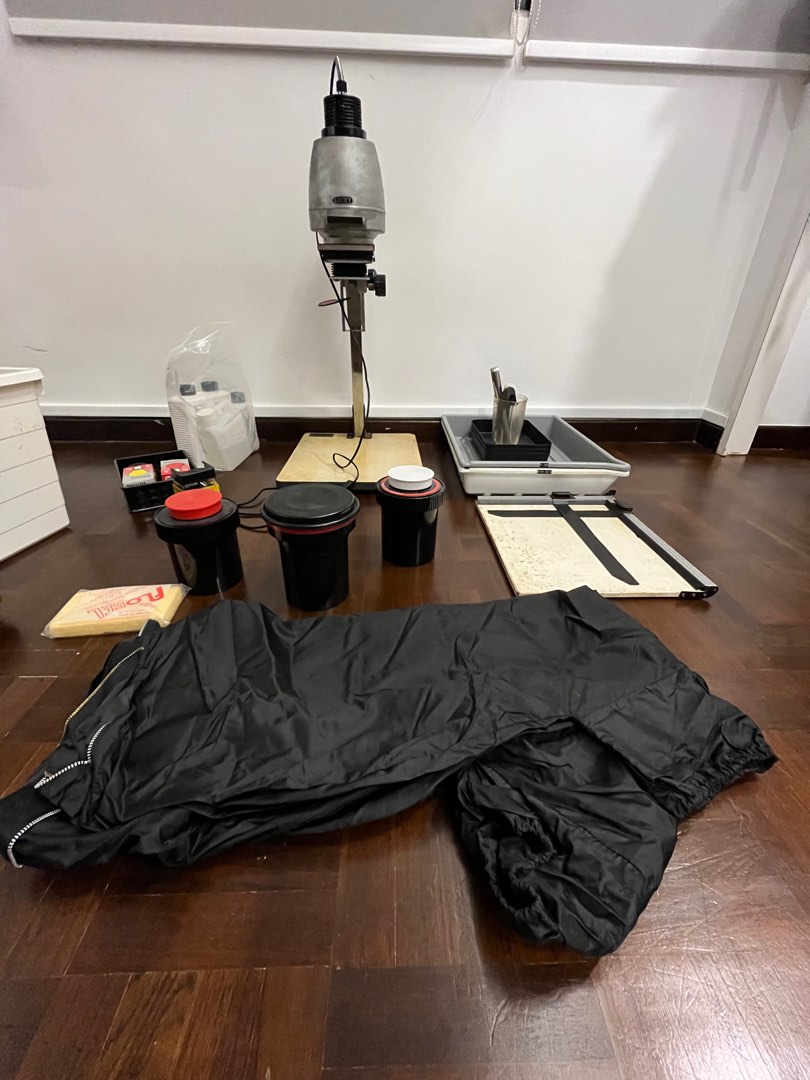 LUCKY ENLARGER 60m Darkroom set, Photography, Cameras on Carousell