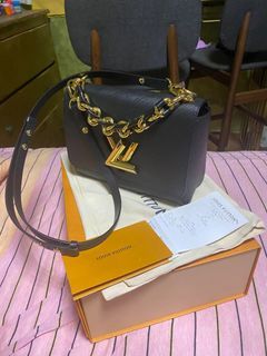 Louis Vuitton Twist mm EPI Leather Shoulder Bag Pink