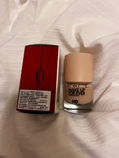 Make up for ever粉無痕持久粉底