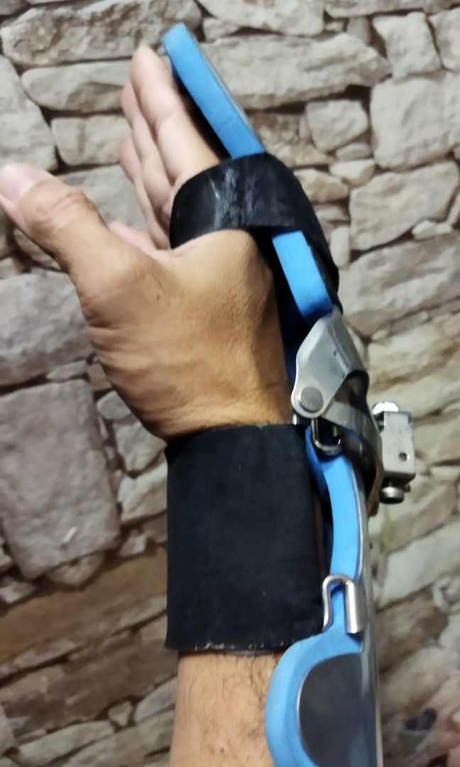 Mechatecter right hand Bowling wrist guard or bowling hand wrister