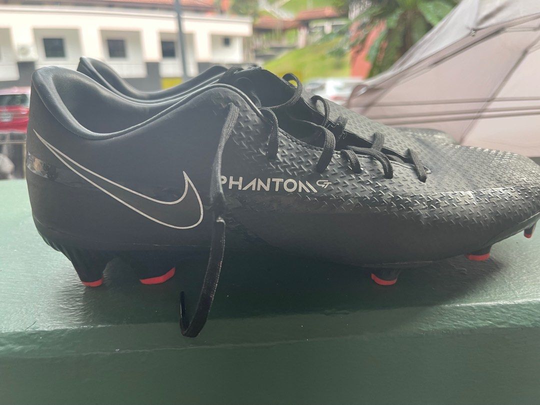 Black phantom store football boots
