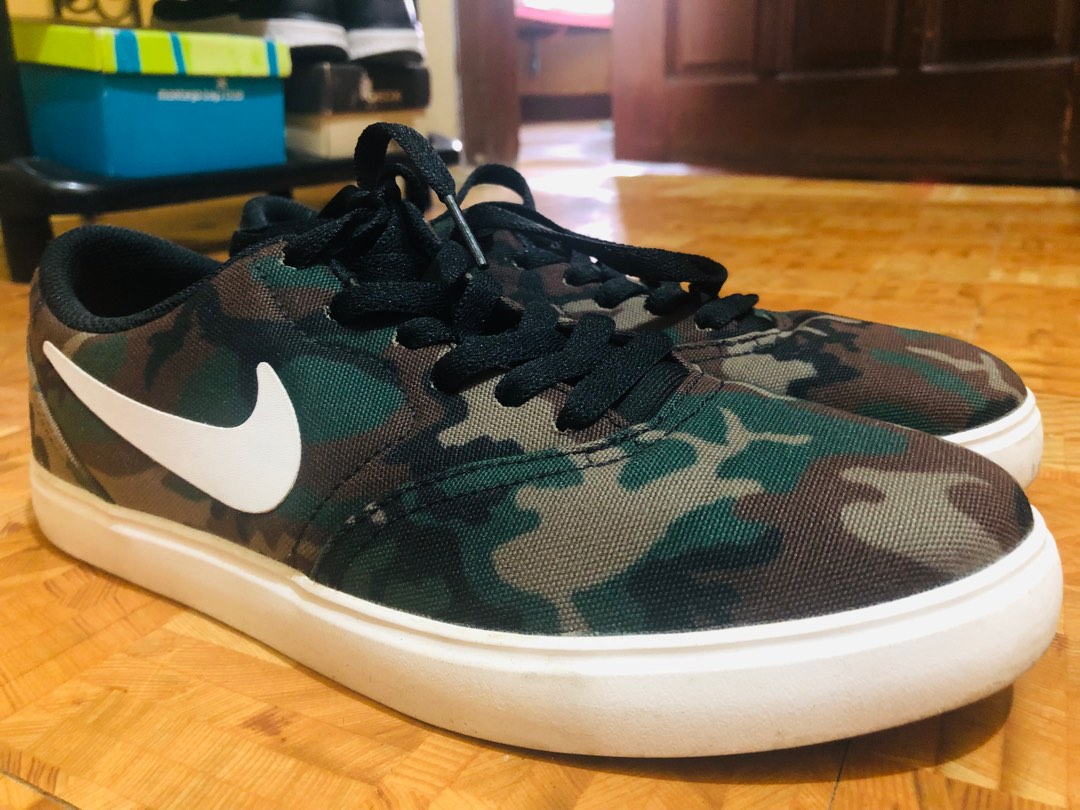 Camo nike clearance sb shoes