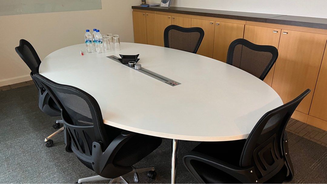 Oval shaped Meeting Table, Furniture & Home Living, Furniture, Tables