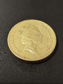 RARE 1985 Royal Arms One Pound Error Coin "PLEIDIOL WYF I'M GWLAD" NR
 Upside Down
