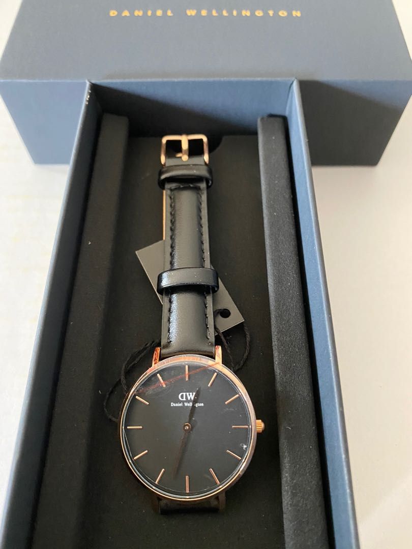 Daniel wellington sales valentine promotion
