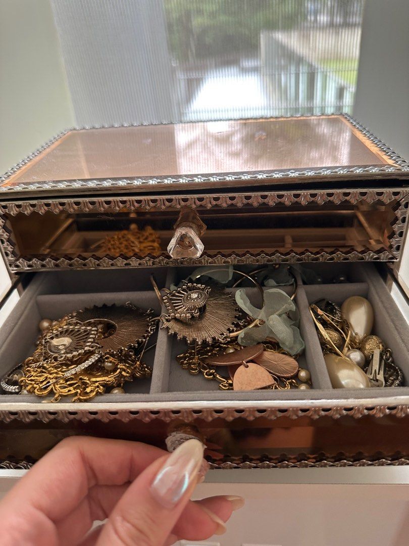 Gold jewelry boxes hot sale