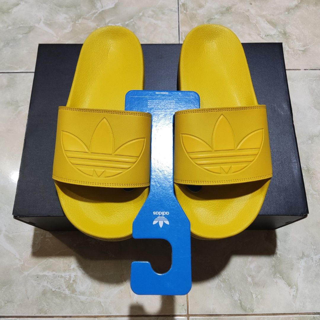 Sandal Adidas Slides Adilette Lite GX8893, Fesyen Pria, Sepatu , Sandal di  Carousell