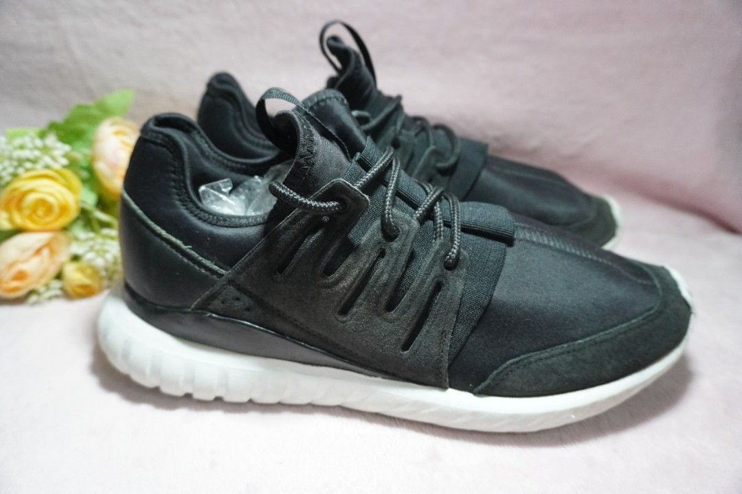 Sepatu adidas 2025 tubular radial
