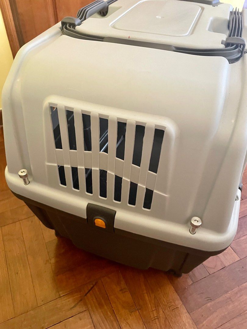 Skudo pet Carrier (meets IATA requirements), Pet Supplies, Homes