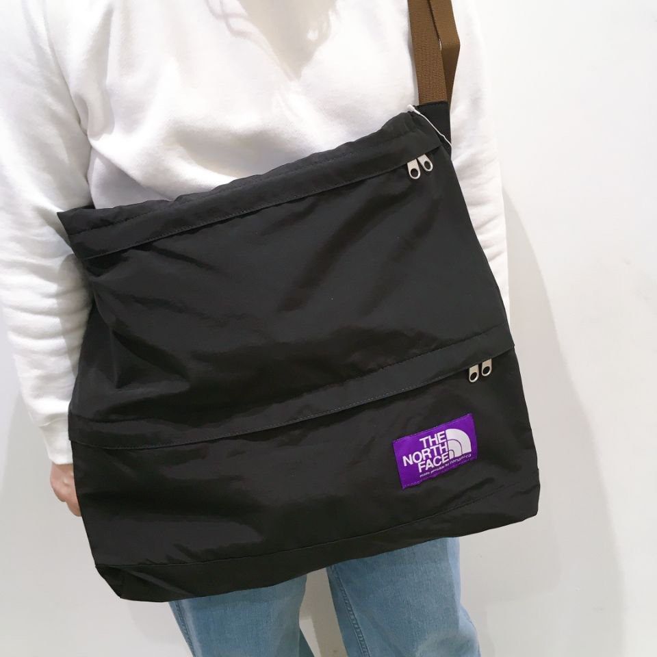 The north face purple deals label lightweight shoulder bag