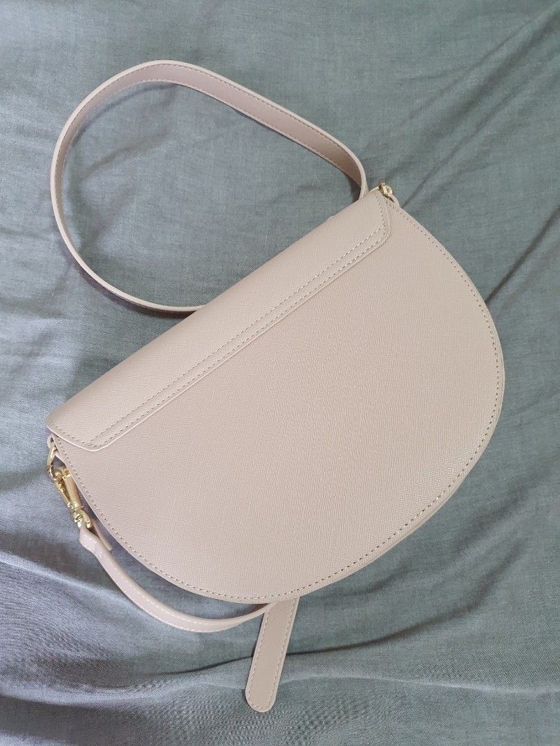 Cuyana circle crossbody bag deals