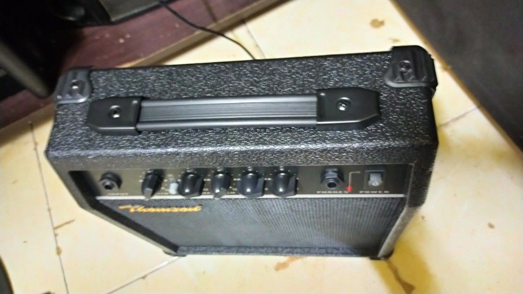 Thomson amplifier GM215 for Acoustic and Electric guitar, Hobbies ...