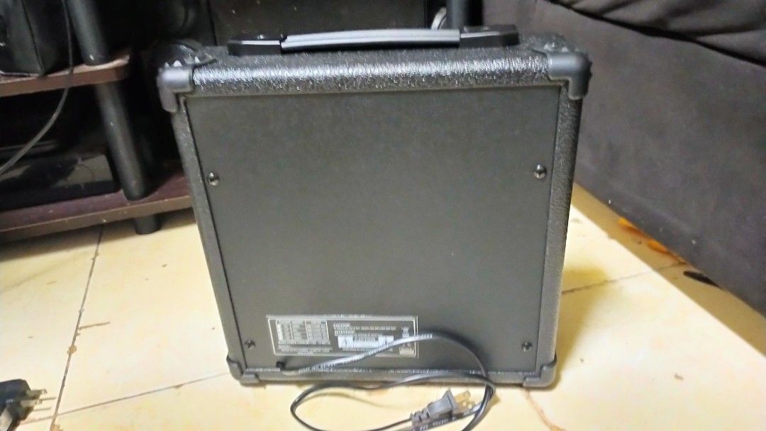 Thomson amplifier GM215 for Acoustic and Electric guitar, Hobbies ...