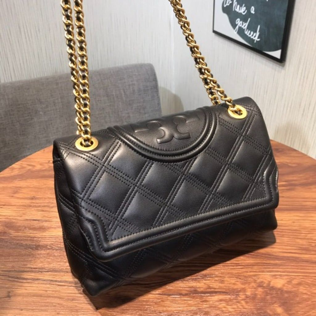 legation Bred rækkevidde halv otte Tory Burch Black Fleming Convertible Soft Shoulder Bag, Luxury, Bags &  Wallets on Carousell