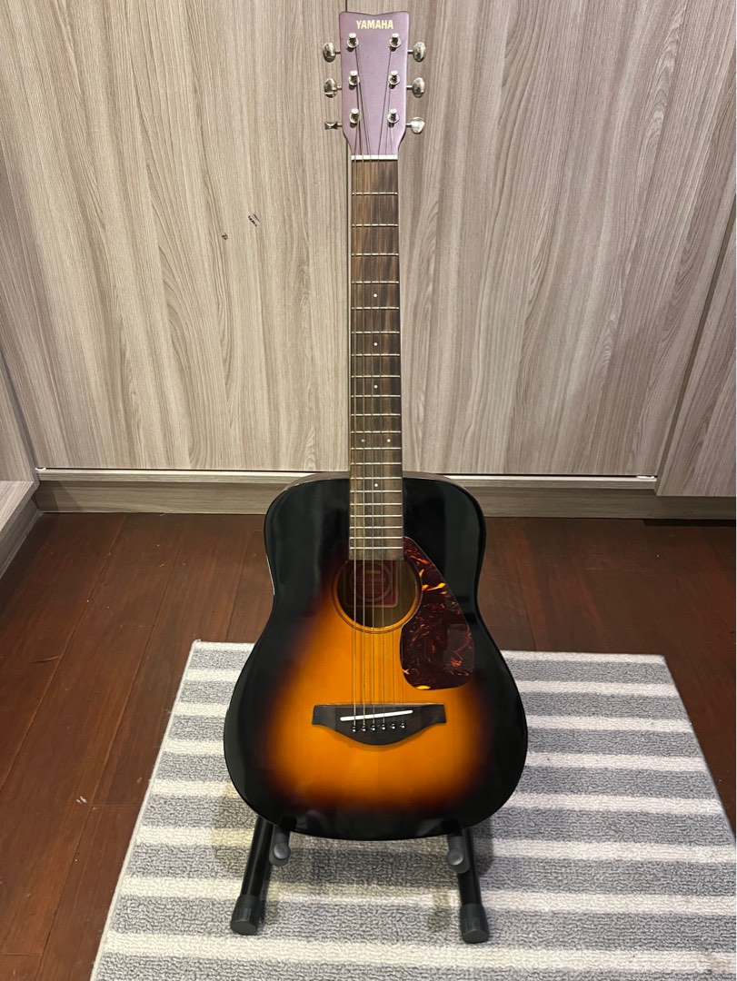 Yamaha FG-Junior JR2, Hobbies & Toys, Music & Media, Musical ...