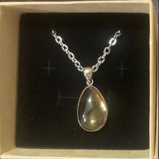 (Category: ) located in . Submitted by trendzclosets (Listing ID 1197647006, Image 1). Description: .