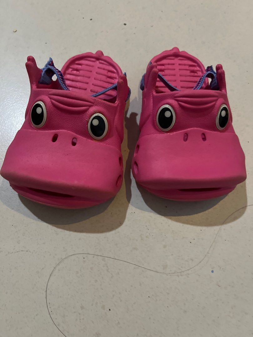 Girl shoes deals under $10