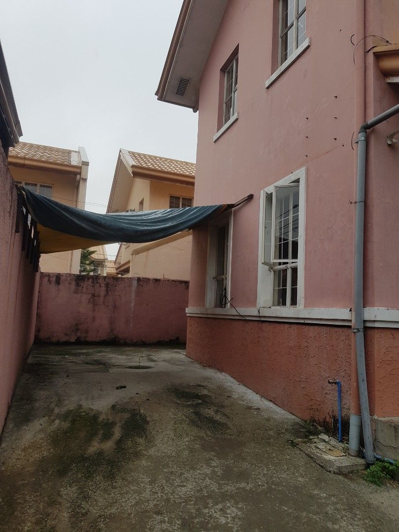 2BR 1TB with car park Cerritos Heights 1 house for rent along daang hari, Property, For Sale