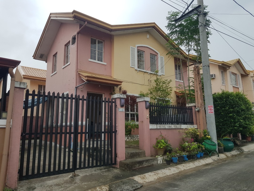 2BR 1TB with car park Cerritos Heights 1 house for rent along daang