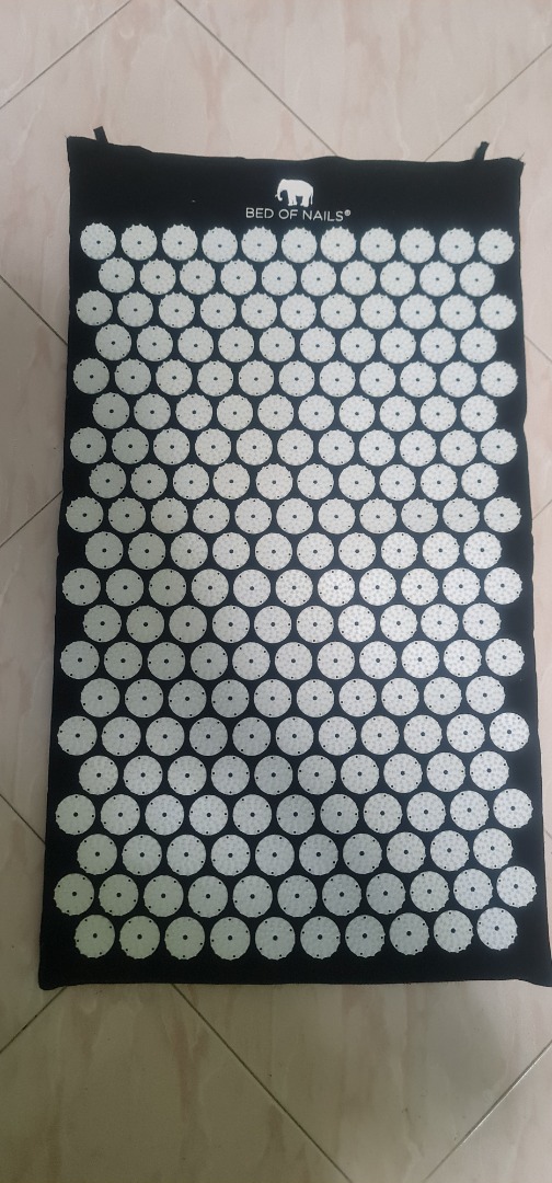 Acupressure Mat Bed of Nails Eco, Health & Nutrition, Massage Devices on Carousell