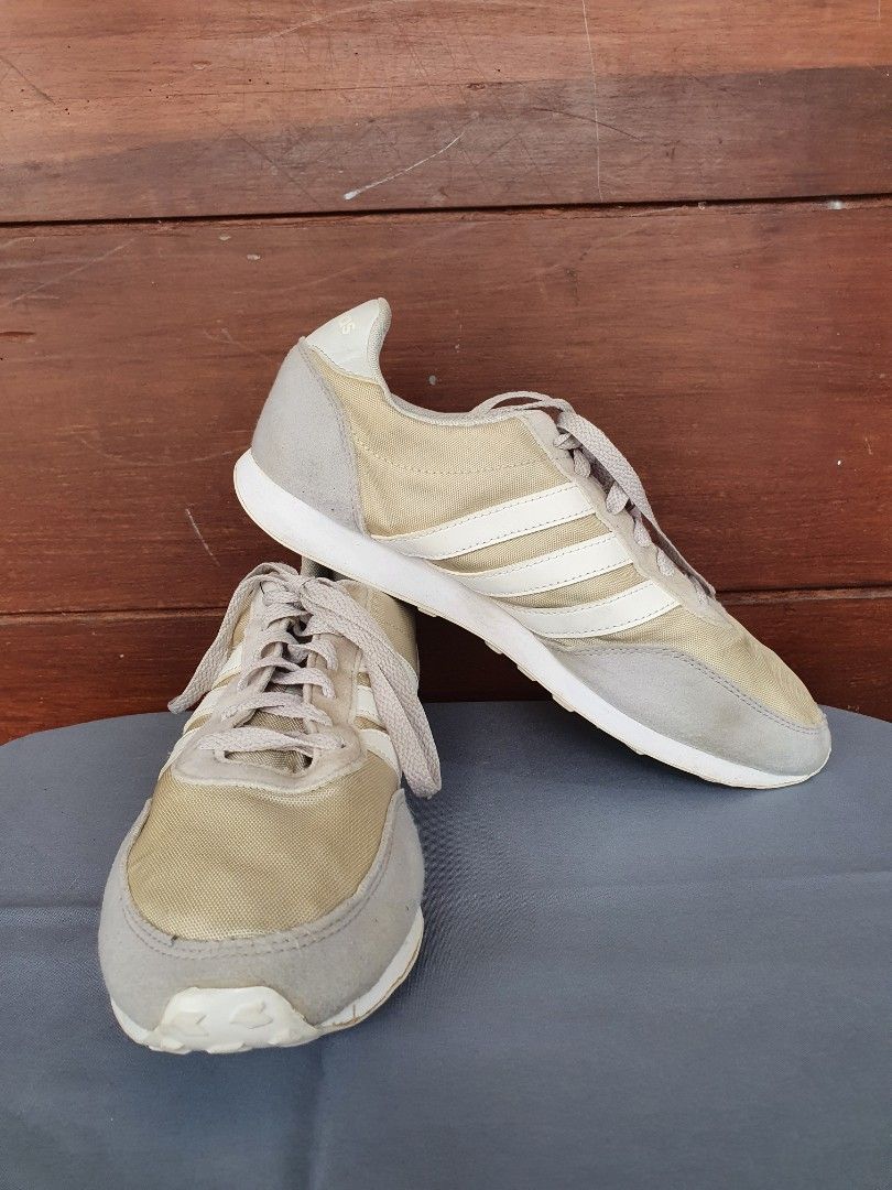 ADIDAS NEO V RACER Fesyen Pria Sepatu Sneakers di Carousell