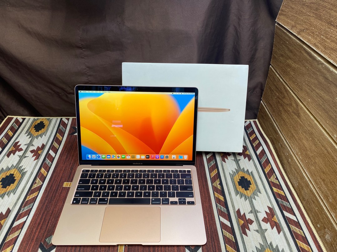 Apple MacBook Air 2020 Gold M1 Chip 8gb ram 256gb SSD 110cc 13" Under