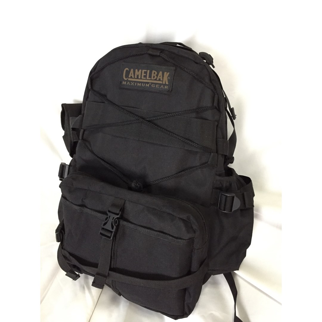 Black sale camelbak backpack