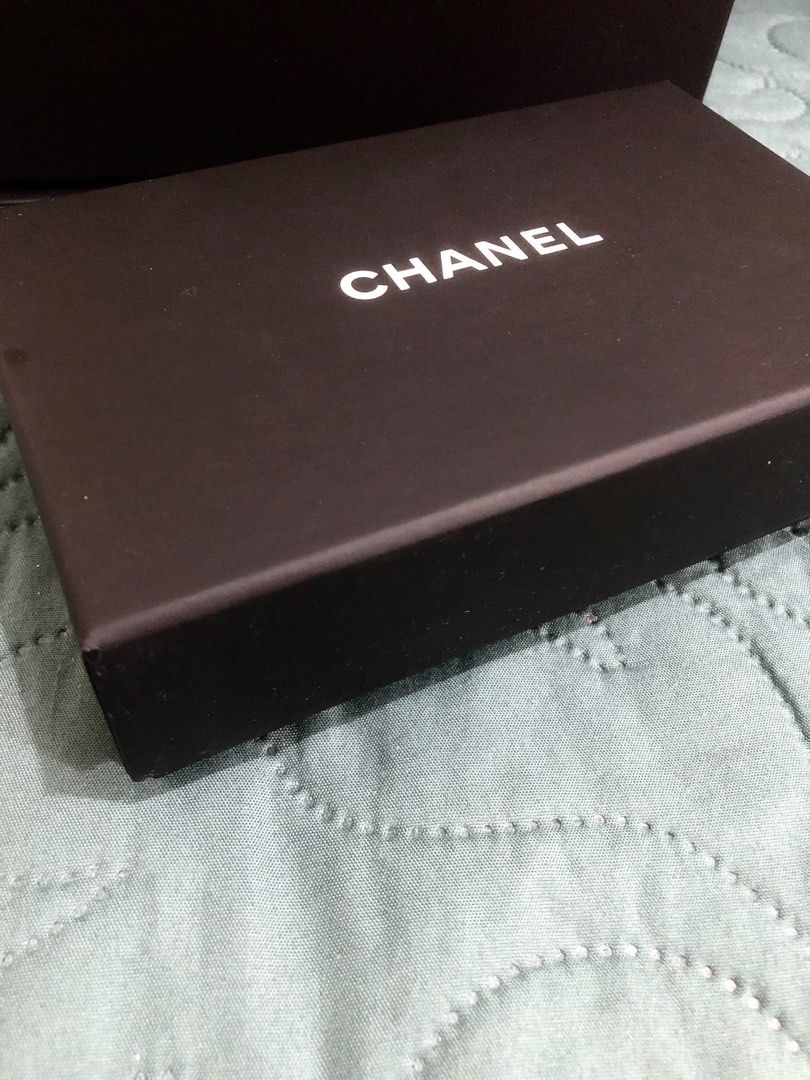 Authentic Chanel Wallet / Card Case Box (Category: Luxury Accessories) located in Imus. Submitted by vanity_cravings (Listing ID 1197774599, Image 2). Description: Authentic Wallet / Card Case / Accessory box Dimensions: L- 6 1/2” / 16cm W-4” / 10cm H- 1 1/2” / 4cm .
