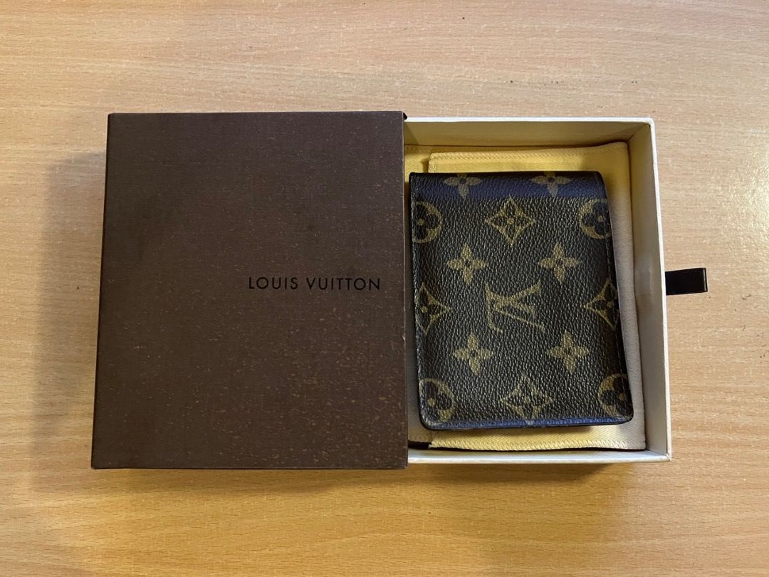 Authentic Louis Vuitton Taiga Men's Wallet, Men's Fashion, Watches &  Accessories, Wallets & Card Holders on Carousell