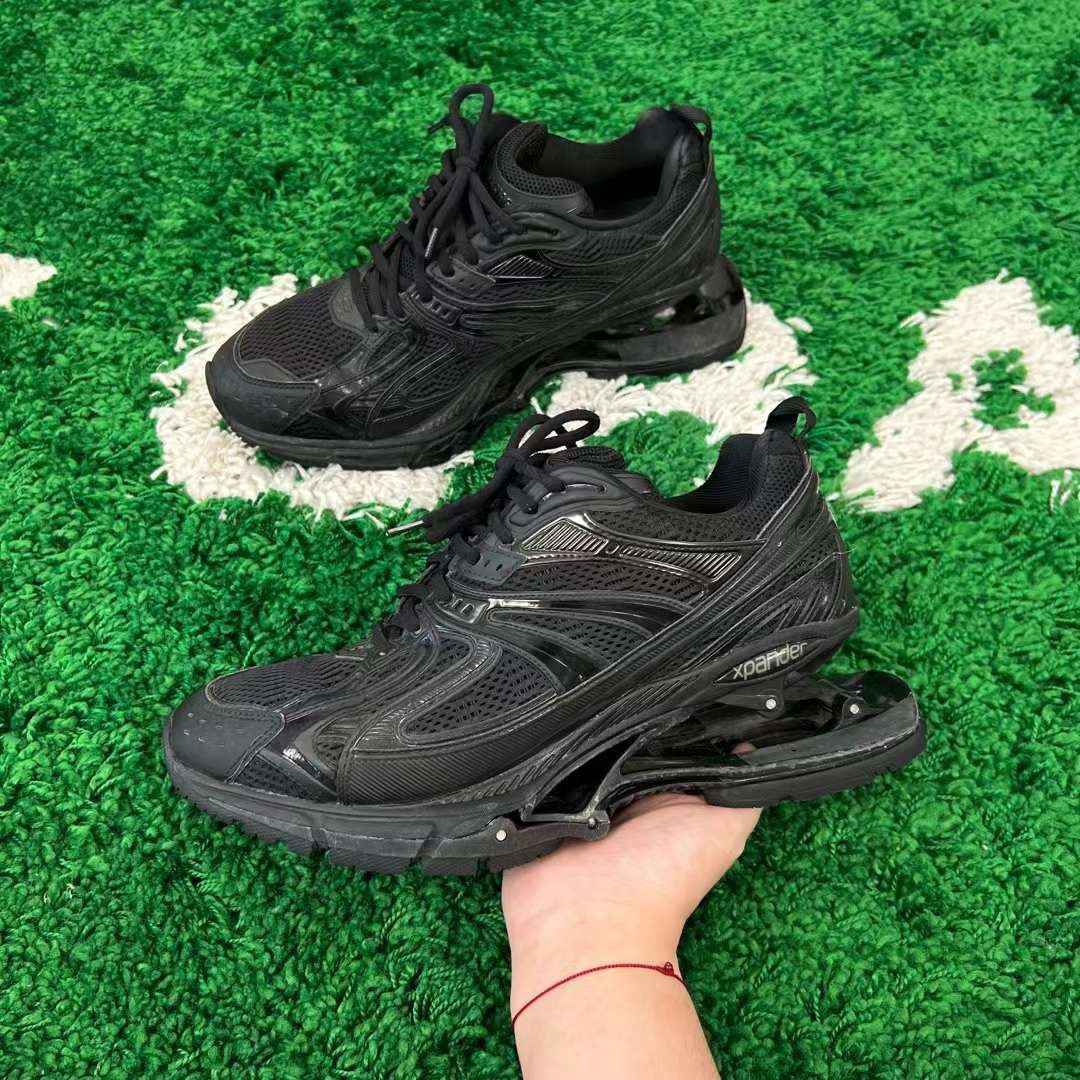 Balenciaga xpander 巴黎世家運動鞋-42, 他的時尚, 鞋, 運動鞋在旋轉