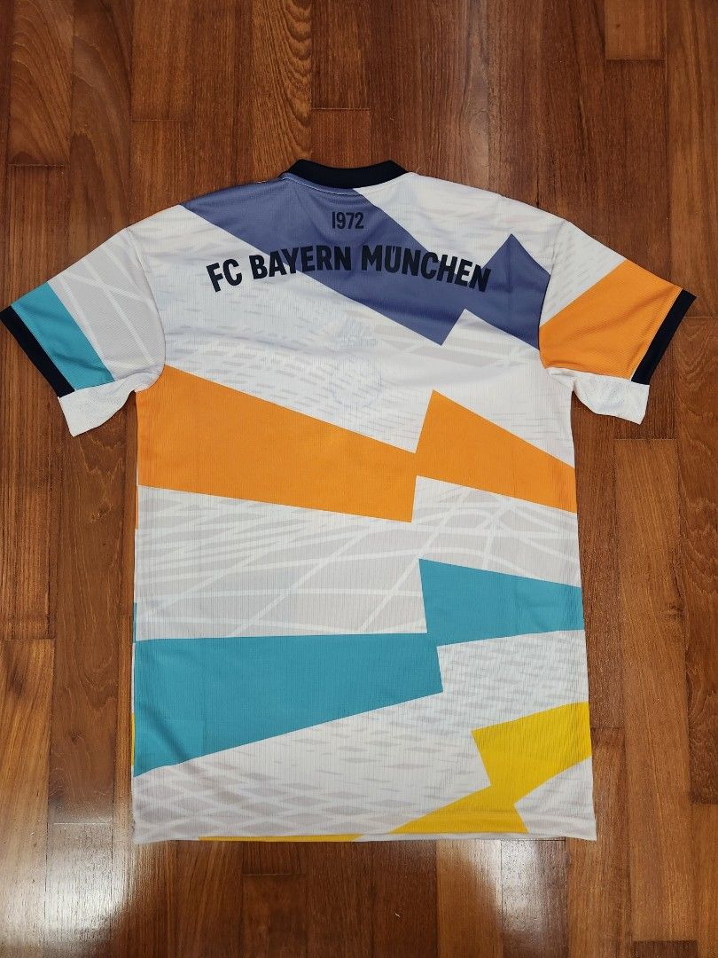 Bayern hotsell 4th kit