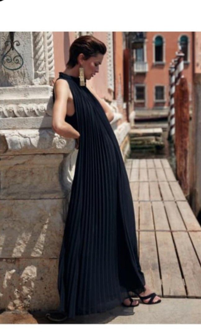 BNWT ASOS Vanessa Backless Halter Pleated Maxi Dress